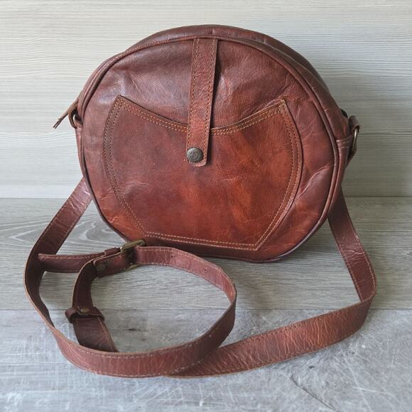Madosh Genuine Leather Womens Semi-Circular Crossbody Hobo Shoulder Bag - Picture 2 of 14